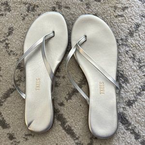 Tieks metallic silver size 6